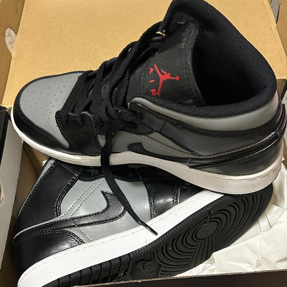 Jordan Men's Black, Gray, and Red Sneakers